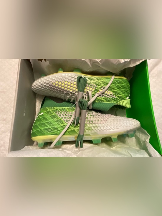 Puma White and Green Knit High-Top Soccer/Training Sneakers main image 4
